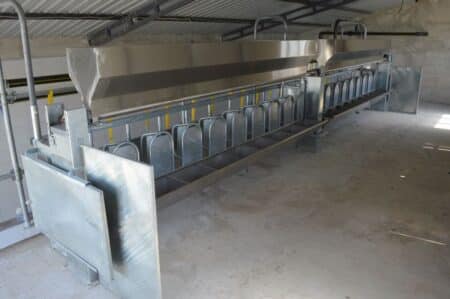 Rapid exit parlor stalls